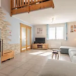 לינה וארוחת בוקר Notre Petit Paradis