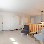 Notre Petit Paradis אנסי