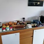 Notre Petit Paradis לינה וארוחת בוקר 3*